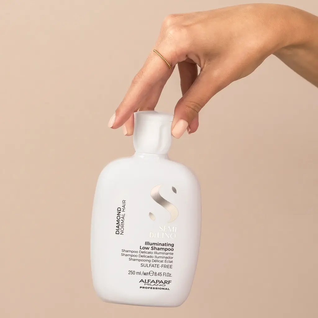 SEMI_DI_LINO_Diamond_Illuminating_Low_Shampoo_PF016445_03.png.webp